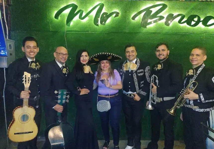 Mariachi Los Dorados de Crisja
